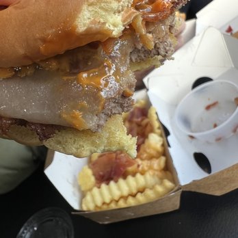 Shake Shack Derby Street Shops - Hot Ones Burger - Burgers Near Me - Hingham, Massachusetts Shake Shack Derby Street Shops - Hot Ones Burger - Burgers Near Me - Hingham, Massachusetts