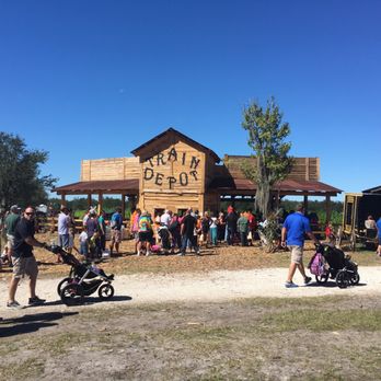 Hunsader Farms - Super long line to ride the train...there's a fee for that too - Farms Near Me - Bradenton, Florida