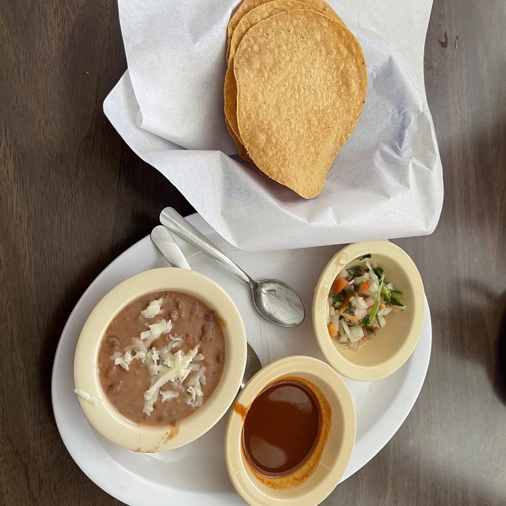 Daisy's Restaurant - Bean dip - Mexican Near Me - Los Angeles, California