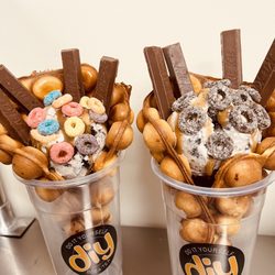 DIY Boba Tea - Bubble waffle cookies n cream ice cream and KitKat