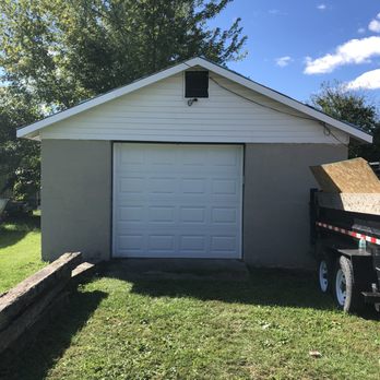B & B Construction - Siding above the garage - Roofing Near Me - Tilton, Illinois
