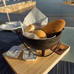 Oceana - Bread service ( included )