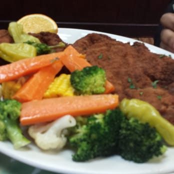 Sabor Unido - Breaded Steak with steamed mix vegetables. - Portuguese Near Me - Newark, New Jersey Sabor Unido - Breaded Steak with steamed mix vegetables. - Portuguese Near Me - Newark, New Jersey