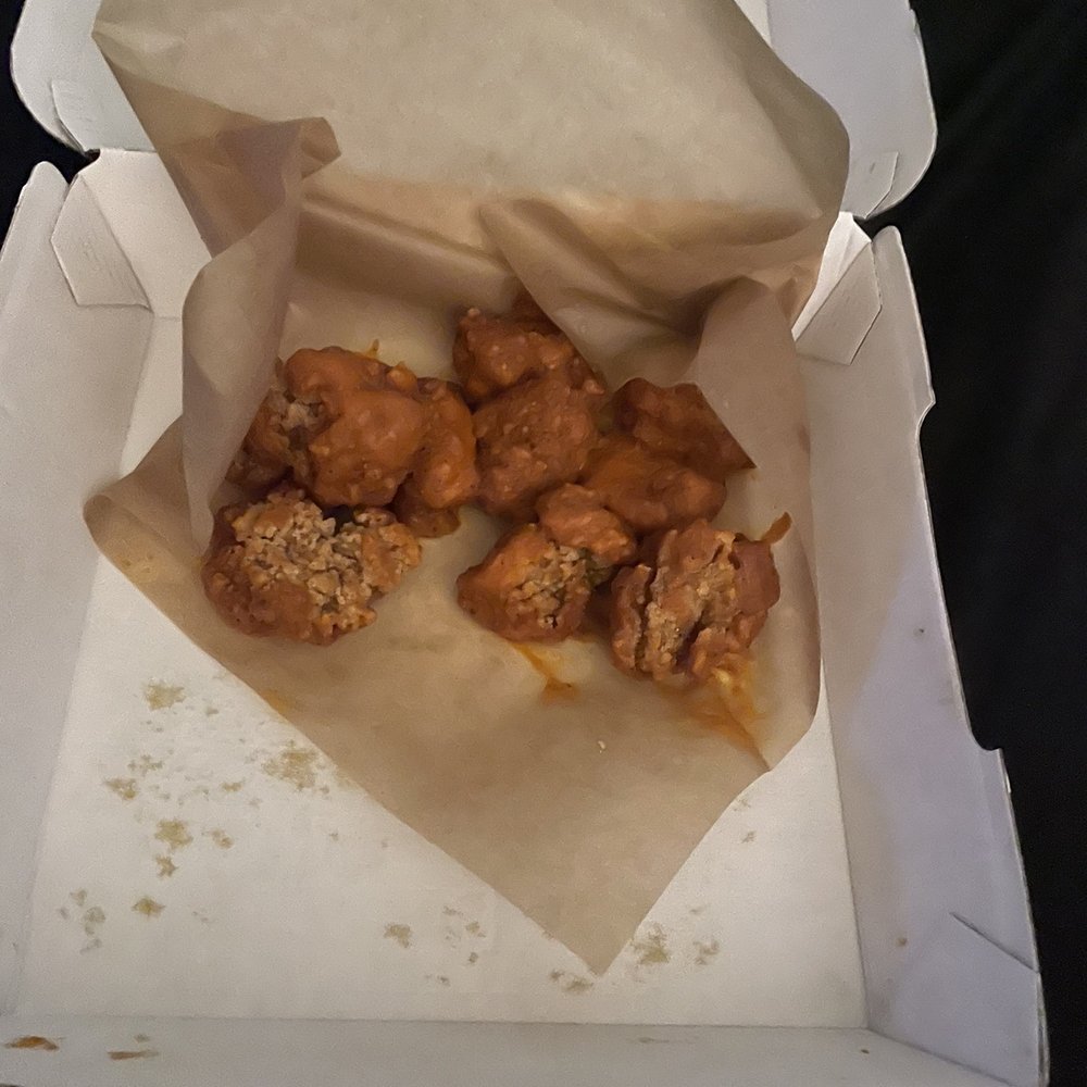 Buffalo Wild Wings - 10 Boneless Wings combo spicy garlic sauce - Chicken Wings Near Me - Carson, California