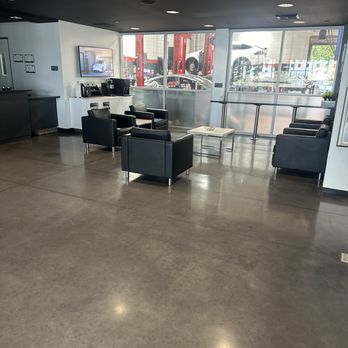 Tesla Motors - Waiting area - Car Dealers Near Me - Camarillo, California