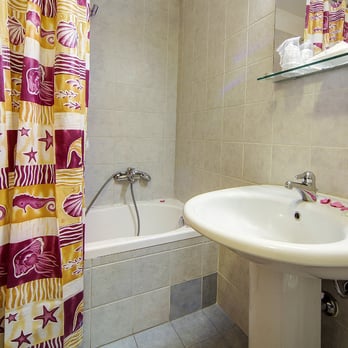 Residence Le Corniole Aparthotel - Bagno di un bilocale con cucina, wi-fi, riscaldamento e condizionamento autonomo. - Hotels Near Me - Arezzo, Arkansas