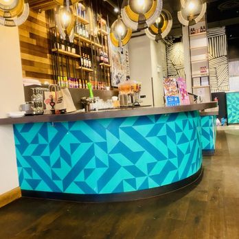 Nando's Peri-Peri - Bar Area/To-Go Counter - Portuguese Near Me - Chicago, Illinois