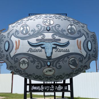 Worlds Largest Belt Buckle - World's Largest Belt Buckle, Abilene - Landmarks & Historical Buildings Near Me - Abilene, Kansas Worlds Largest Belt Buckle - World's Largest Belt Buckle, Abilene - Landmarks & Historical Buildings Near Me - Abilene, Kansas