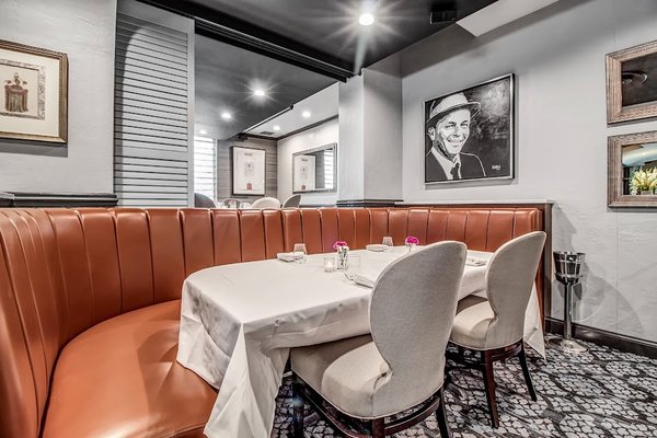 Oliver's Restaurant by null