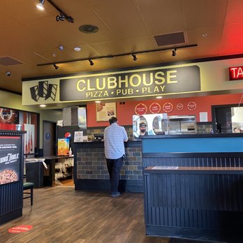 Round Table Pizza - Very big establishment - Pizza Near Me - Rocklin, California