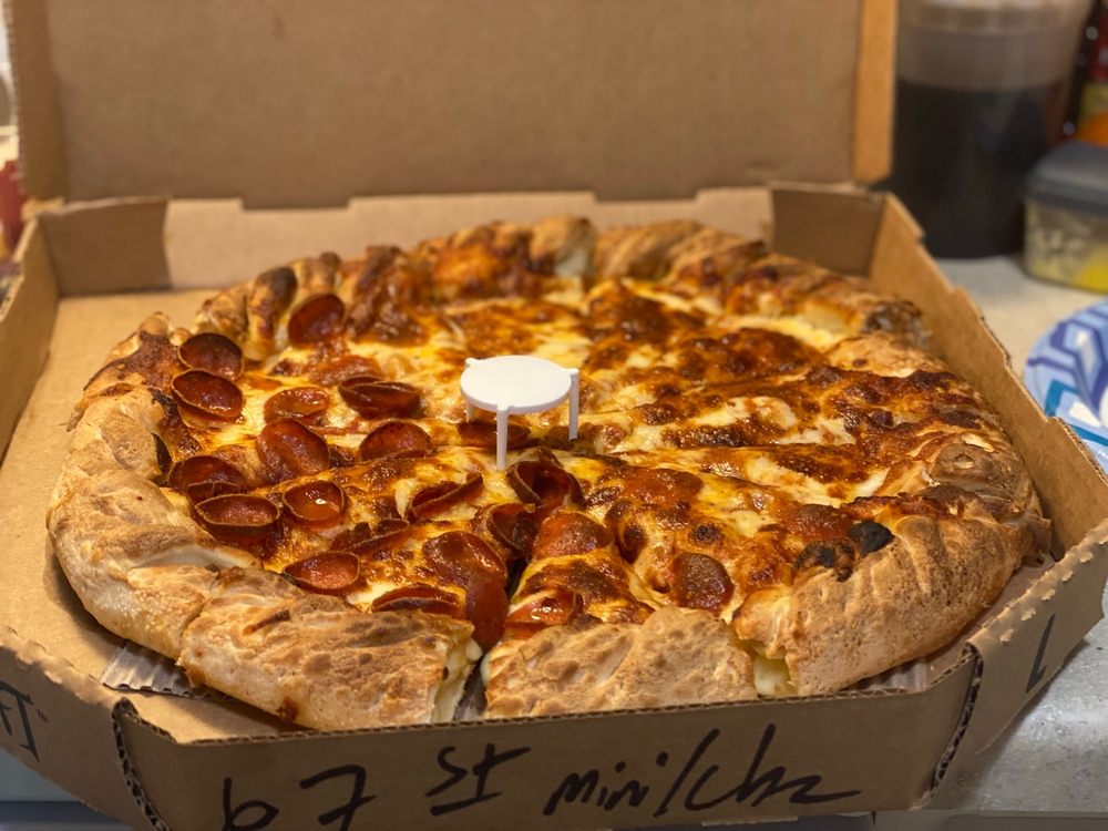 ROUND TABLE PIZZA 16740 Monterey St, Hill, California