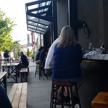 Capitoline - Nice night for outdoor dinner - Pizza Near Me - Asbury Park, New Jersey