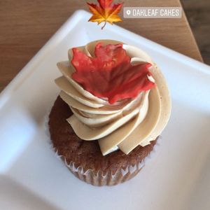 Photo of Oakleaf Cakes - Boston, MA, United States. Apple cupcake