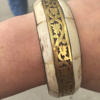 Vintage Quest - Vintage Jewelry! - Antiques Near Me - Chicago, Illinois Vintage Quest - Vintage Jewelry! - Antiques Near Me - Chicago, Illinois