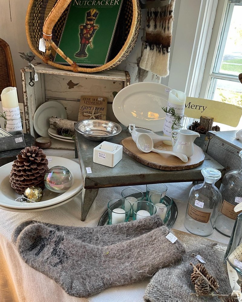 SIMPLY VINTAGE OF CAPE COD Updated October 2024 11 Photos 161 Ma