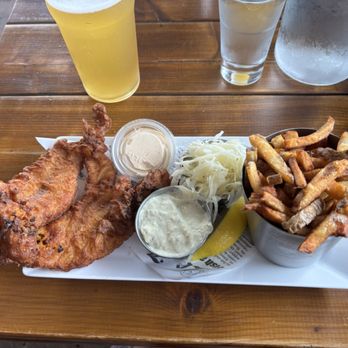Grand'Ourse - Fish and chips et bière ... classique!! - Cocktail Bars Near Me - Kamouraska, Quebec Grand'Ourse - Fish and chips et bière ... classique!! - Cocktail Bars Near Me - Kamouraska, Quebec