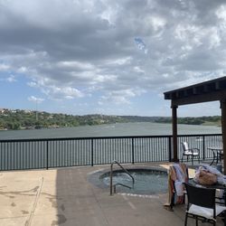 Hidden Falls Inn at Lake Marble Falls - Pool and hot tub that connects to the room we stayed in.