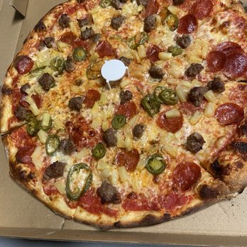 Lucky's Pizza - 18" Mike Pizza - Pizza Near Me - Canoga Park, California Lucky's Pizza - 18" Mike Pizza - Pizza Near Me - Canoga Park, California