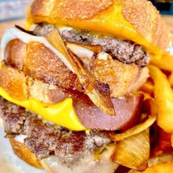 Spindle's Filling Station - Grilled Cheese Patty Melt