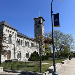 Queen's University - Queen's university