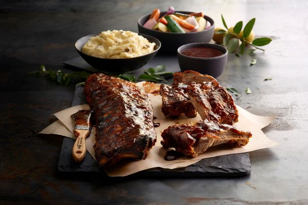 Claim Jumper Restaurants by null