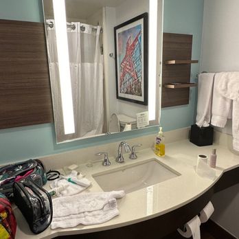 Hilton Garden Inn Roanoke - Hotels Near Me - Roanoke, Virginia