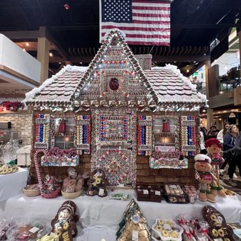Seed to Table - Gingerbread House - Grocery Near Me - Naples, Florida Seed to Table - Gingerbread House - Grocery Near Me - Naples, Florida