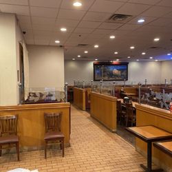 King Chinese Buffet - Defying some of the comments to come here, the food was delicious and I'll be back again