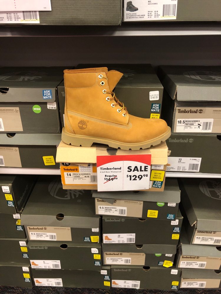 SHOE CARNIVAL 3200 Laclede Station Rd, Maplewood, Missouri Shoe