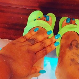 Linda on the feet and Judy on the hands. Perfect duo