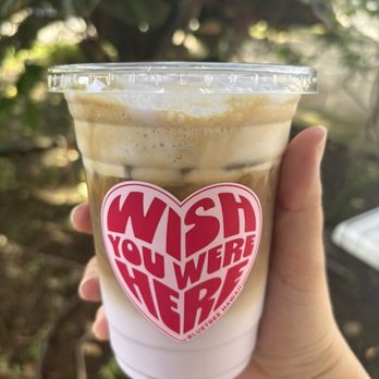 Bluetree Cafe - Kaka'ako - Lavender Cloud Latte - Coffee & Tea Near Me - Honolulu, Hawaii