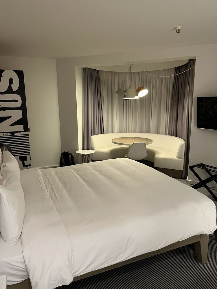 Radisson RED
