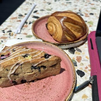 Parakeet Cafe - Brentwood - Scone - Lemon Blueberry (gf,v,ns) Croissant- Chocolate - Breakfast & Brunch Near Me - Los Angeles, California