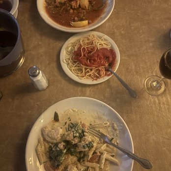 Marino's Italian Restaurant - Cioppino and seafood fettuccine, so good - Italian Near Me - Bellflower, California