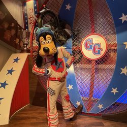 Goofy meet and greet. There is no show. It's all a meet and greet. You can meet 2. We met goofy and Donald