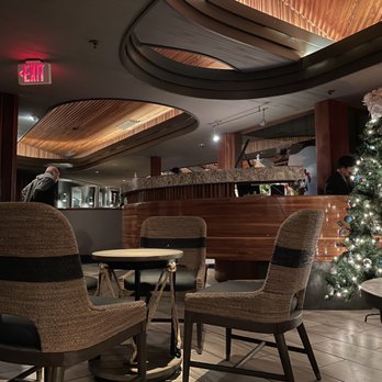 Chart House - Waiting area - Seafood Near Me - Monterey, California