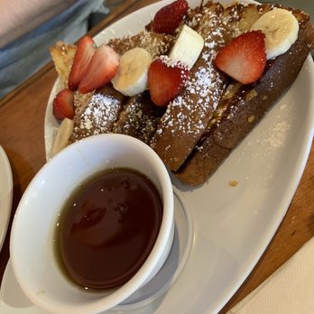 Two Chicks Cafe - Papas french toast - Breakfast & Brunch Near Me - New Orleans, Louisiana Two Chicks Cafe - Papas french toast - Breakfast & Brunch Near Me - New Orleans, Louisiana