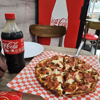 Pizza Twist - Perfect pizza - Pizza Near Me - Northridge, California Pizza Twist - Perfect pizza - Pizza Near Me - Northridge, California