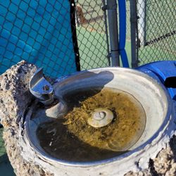 Tuffree Park - See how weak the water pressure is. Would you drink from that?