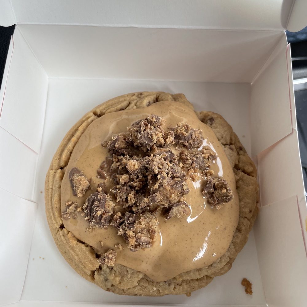 Crumbl - Naperville - Bakeries Near Me - Naperville, Illinois