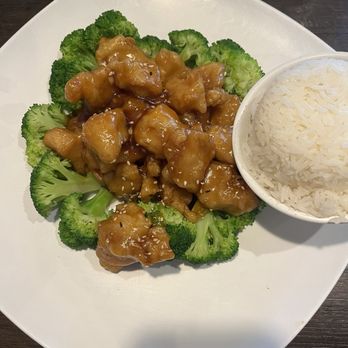 Sake Asian Fusion - Sesame chicken and white rice - Sushi Bars Near Me - Jacksonville, North Carolina