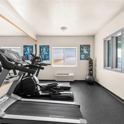 Days Inn & Suites by Wyndham Castle Rock - Health club  fitness center  gym