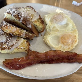 Kerbey Lane Cafe - Mueller - Lemon poppyseed toast platter - American Near Me - Austin, Texas Kerbey Lane Cafe - Mueller - Lemon poppyseed toast platter - American Near Me - Austin, Texas
