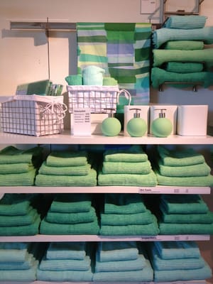 Crate & Barrel by null