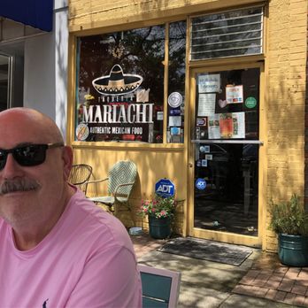 Taqueria El Mariachi - Eating outside. - Mexican Near Me - Georgetown, South Carolina Taqueria El Mariachi - Eating outside. - Mexican Near Me - Georgetown, South Carolina