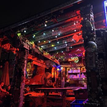 Venice Cafe - Pubs Near Me - Saint Louis, Missouri
