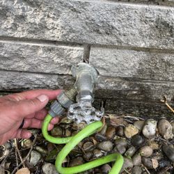 Lawn Service Deluxe - Old spigot was locked up. Got the client a nice new spigot.