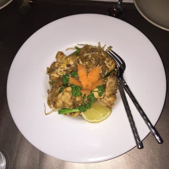 Patara - Chicken pad thai - Thai Near Me - London, XGL