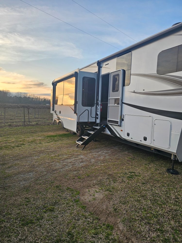 Slide of American Mobile RV Service