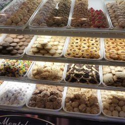 F Monteleone Bakery & Cafe